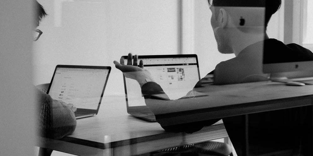 charlesdeluvio-Lks7vei-eAg-unsplash